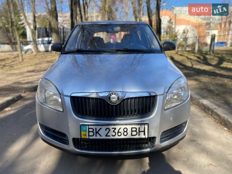 Хэтчбек Skoda Fabia 2008 в Ровно