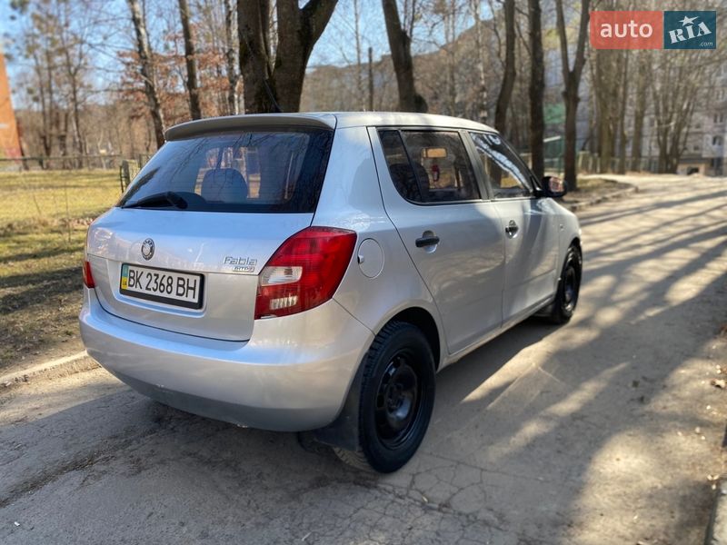 Хэтчбек Skoda Fabia 2008 в Ровно