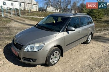 Універсал Skoda Fabia 2009 в Луцьку