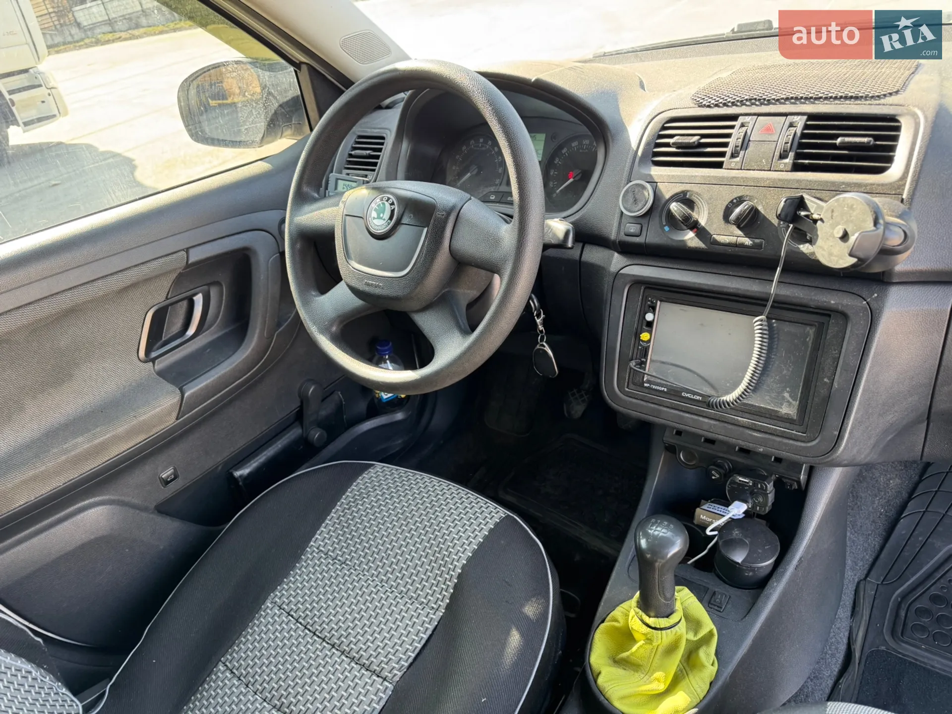 2011 Skoda Fabia - мініатюра 7