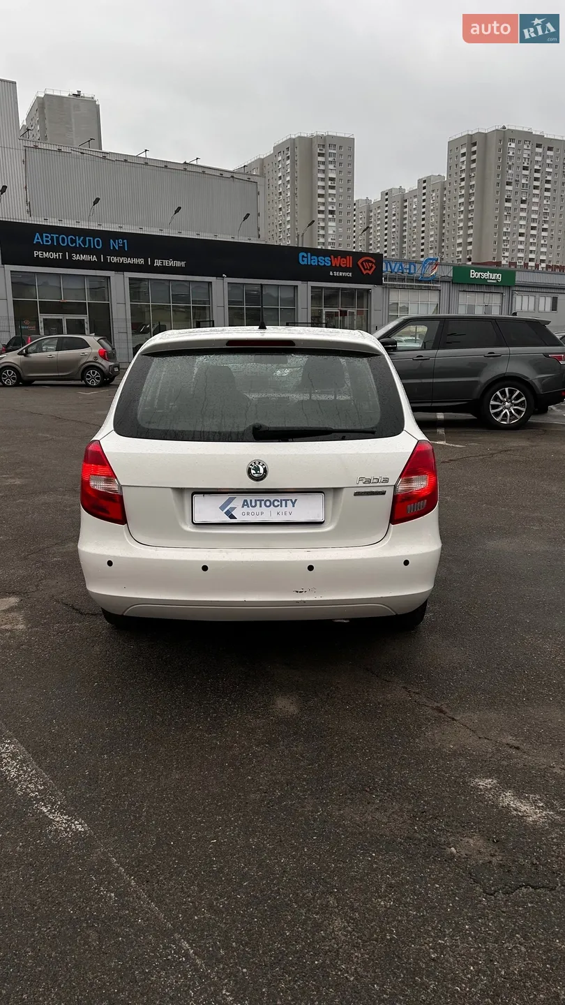 2012 Skoda Fabia - мініатюра 5
