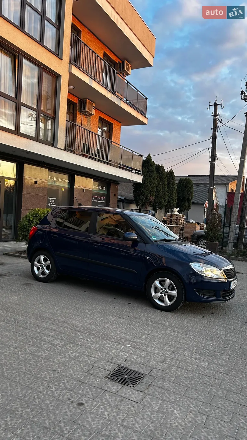 2012 Skoda Fabia - мініатюра 3
