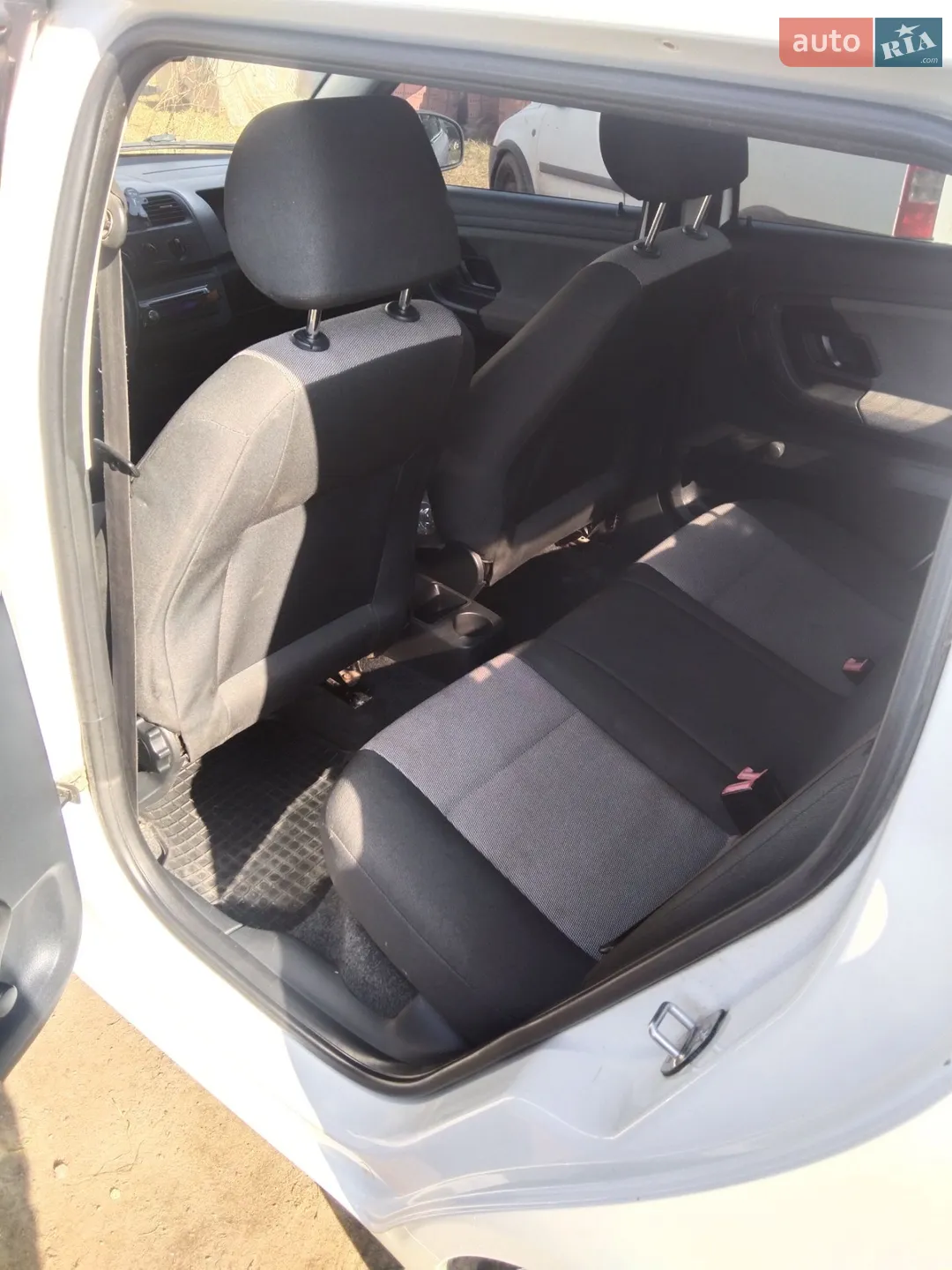 2010 Skoda Fabia - мініатюра 9