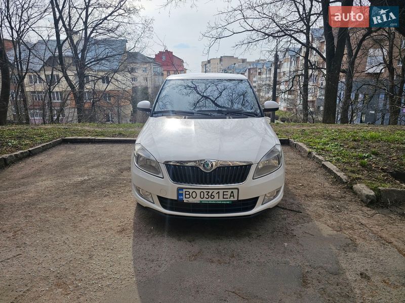 Хэтчбек Skoda Fabia 2011 в Тернополе