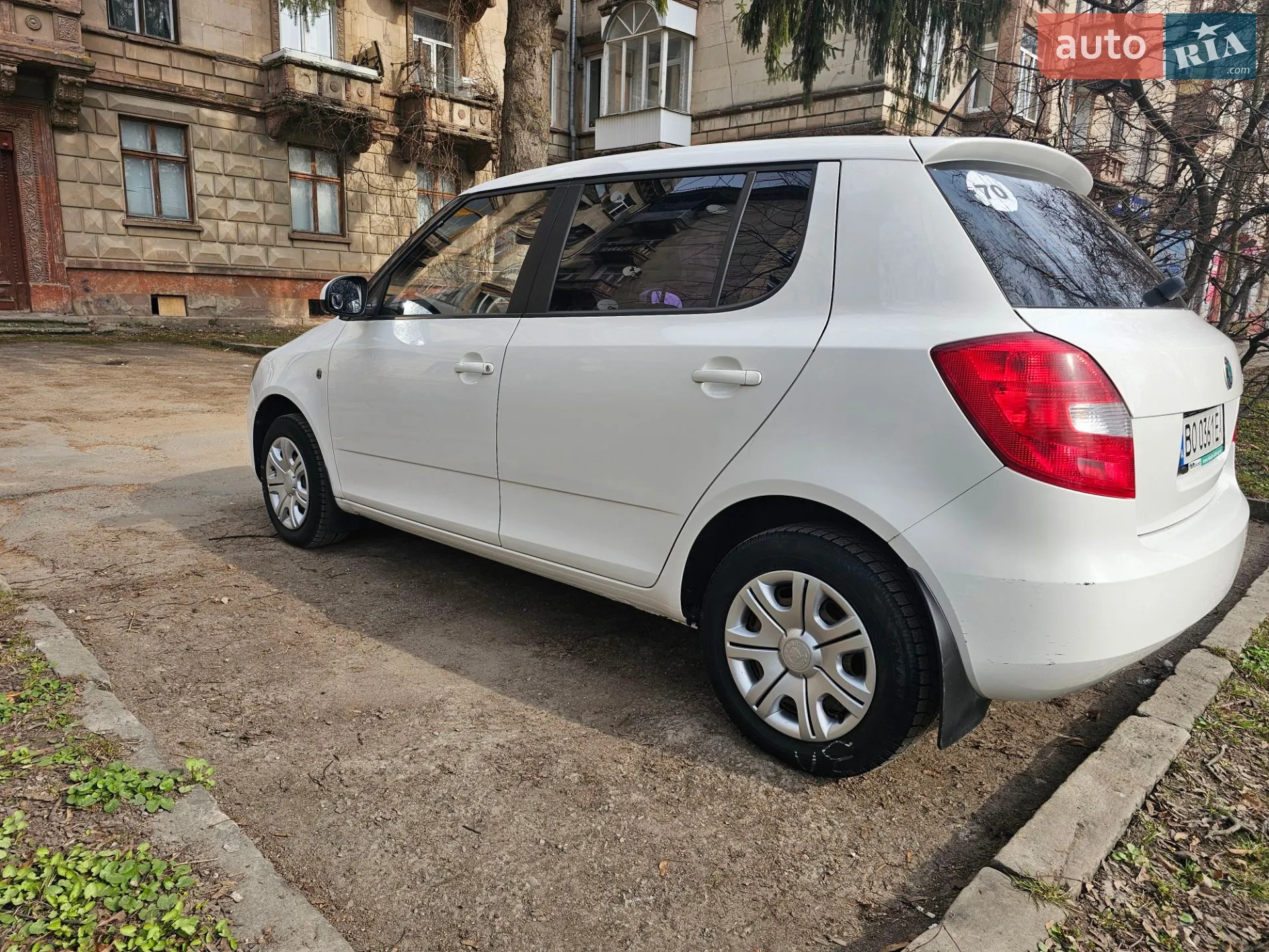 2011 Skoda Fabia - мініатюра 8