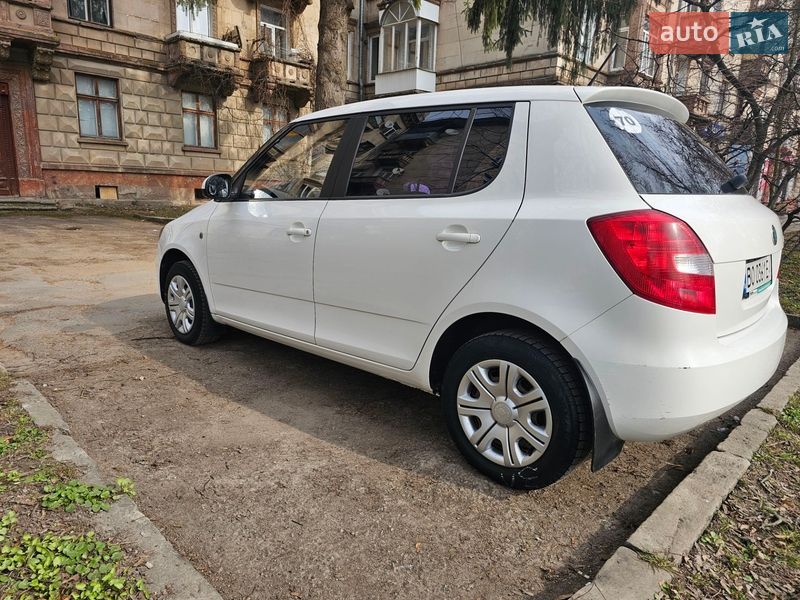 Хэтчбек Skoda Fabia 2011 в Тернополе