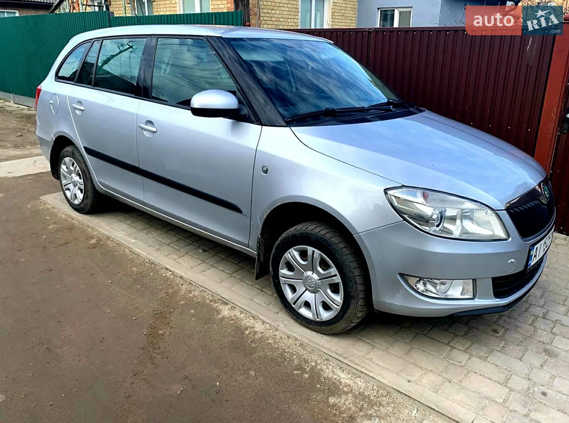 2011 Skoda Fabia - мініатюра 8