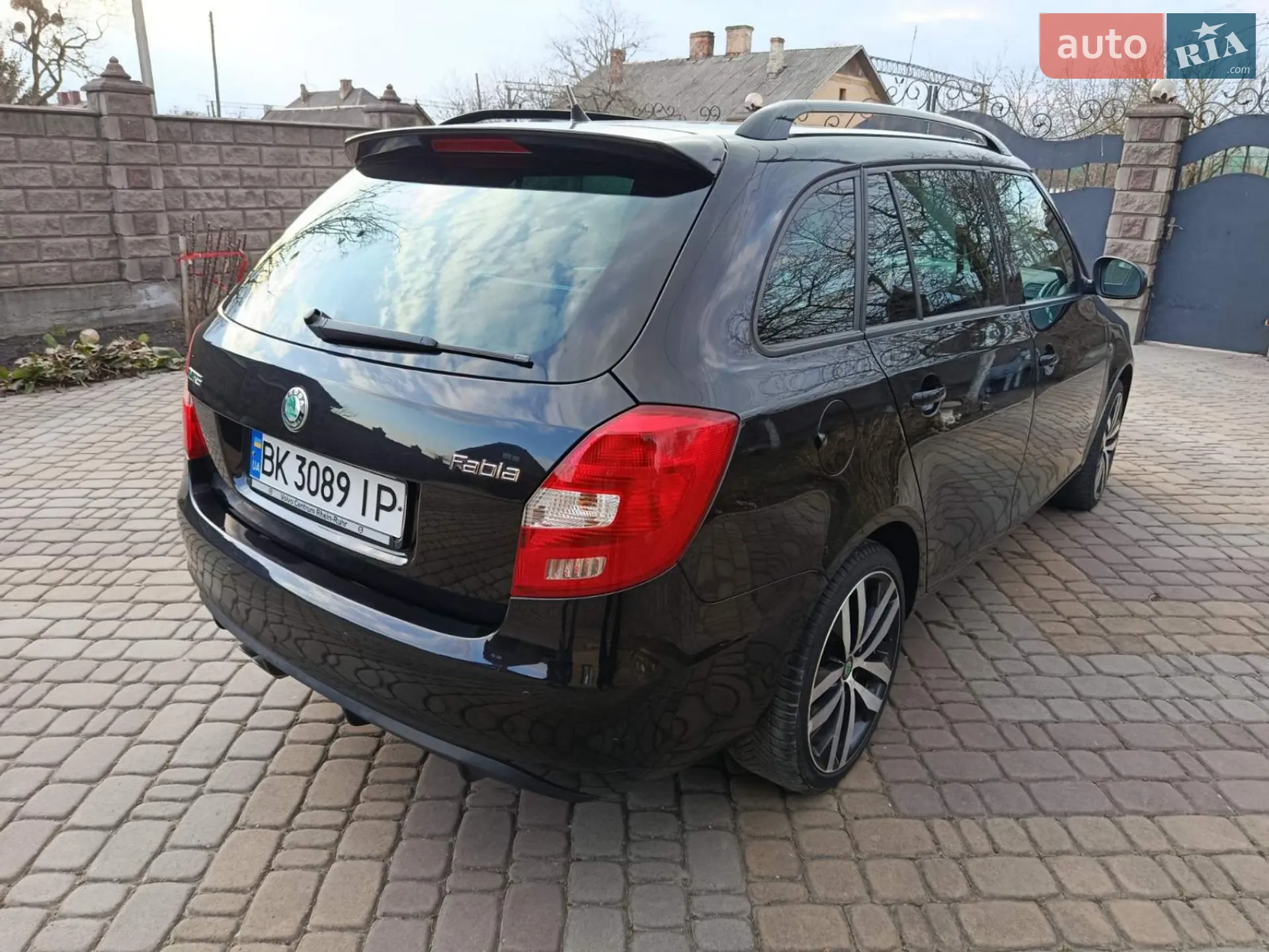 2010 Skoda Fabia - мініатюра 3