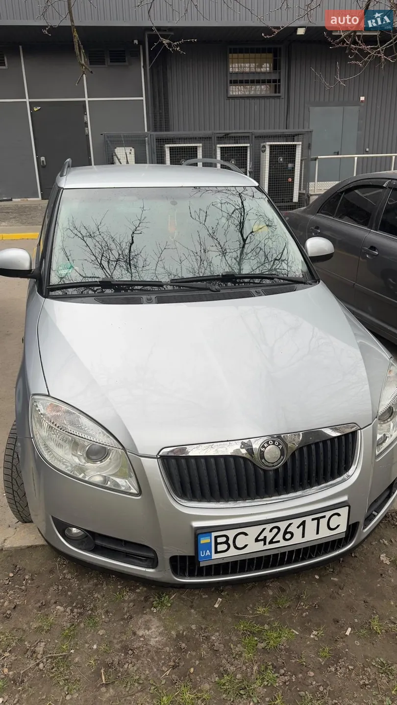 2010 Skoda Fabia - мініатюра 4