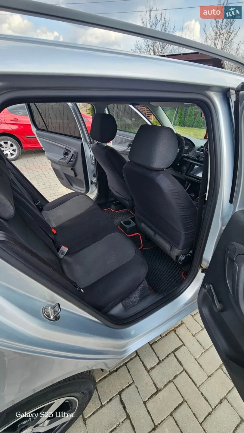 2010 Skoda Fabia - мініатюра 7