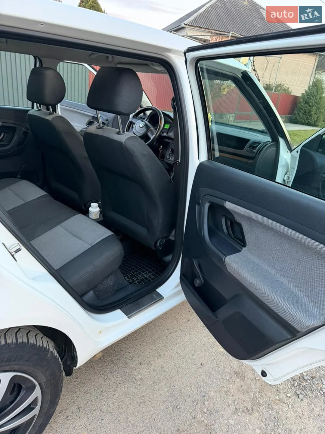 Skoda Fabia 2010 VIN TMBES25J0B3062187 фото оголошення 10 з 18