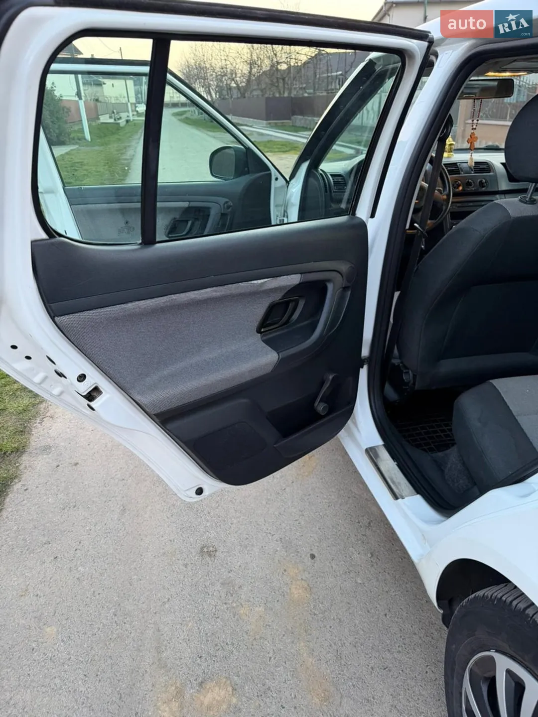 Skoda Fabia 2010 VIN TMBES25J0B3062187 фото оголошення 12 з 18