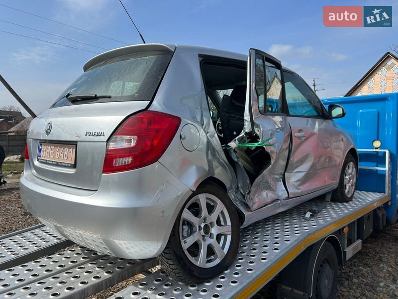 Хэтчбек Skoda Fabia 2015 в Луцке