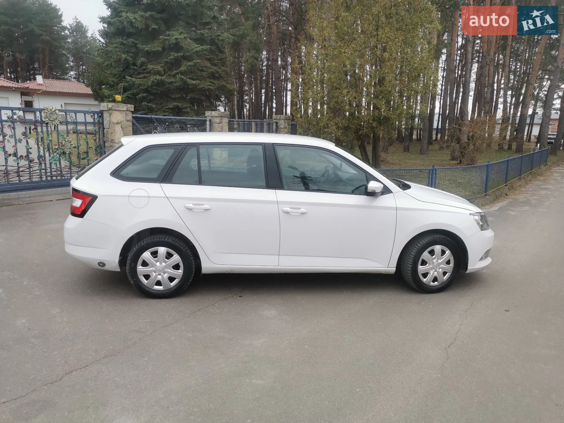 2015 Skoda Fabia - мініатюра 3