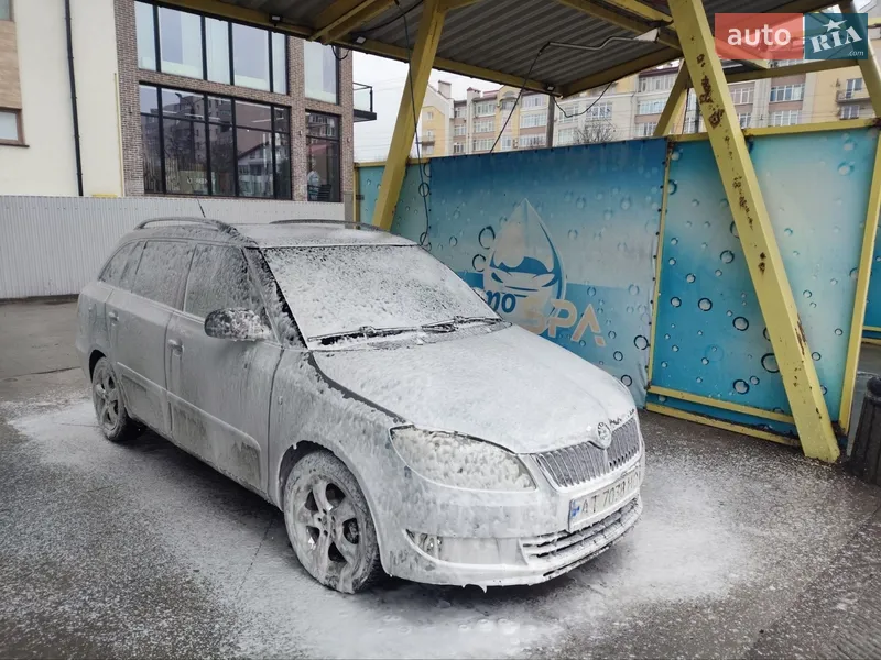 Skoda Fabia 2010 VIN TMBJK25J9B3093095 фото оголошення 2 з 38