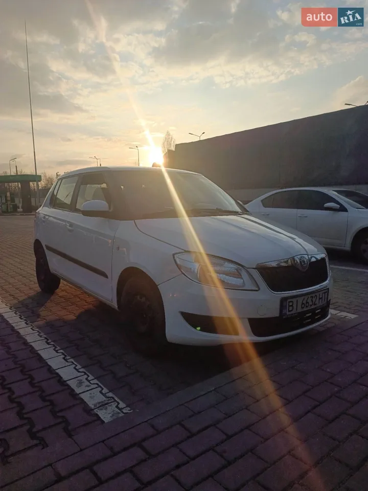2010 Skoda Fabia - мініатюра 9