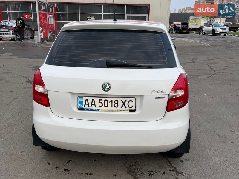 Хэтчбек Skoda Fabia 2011 в Киеве