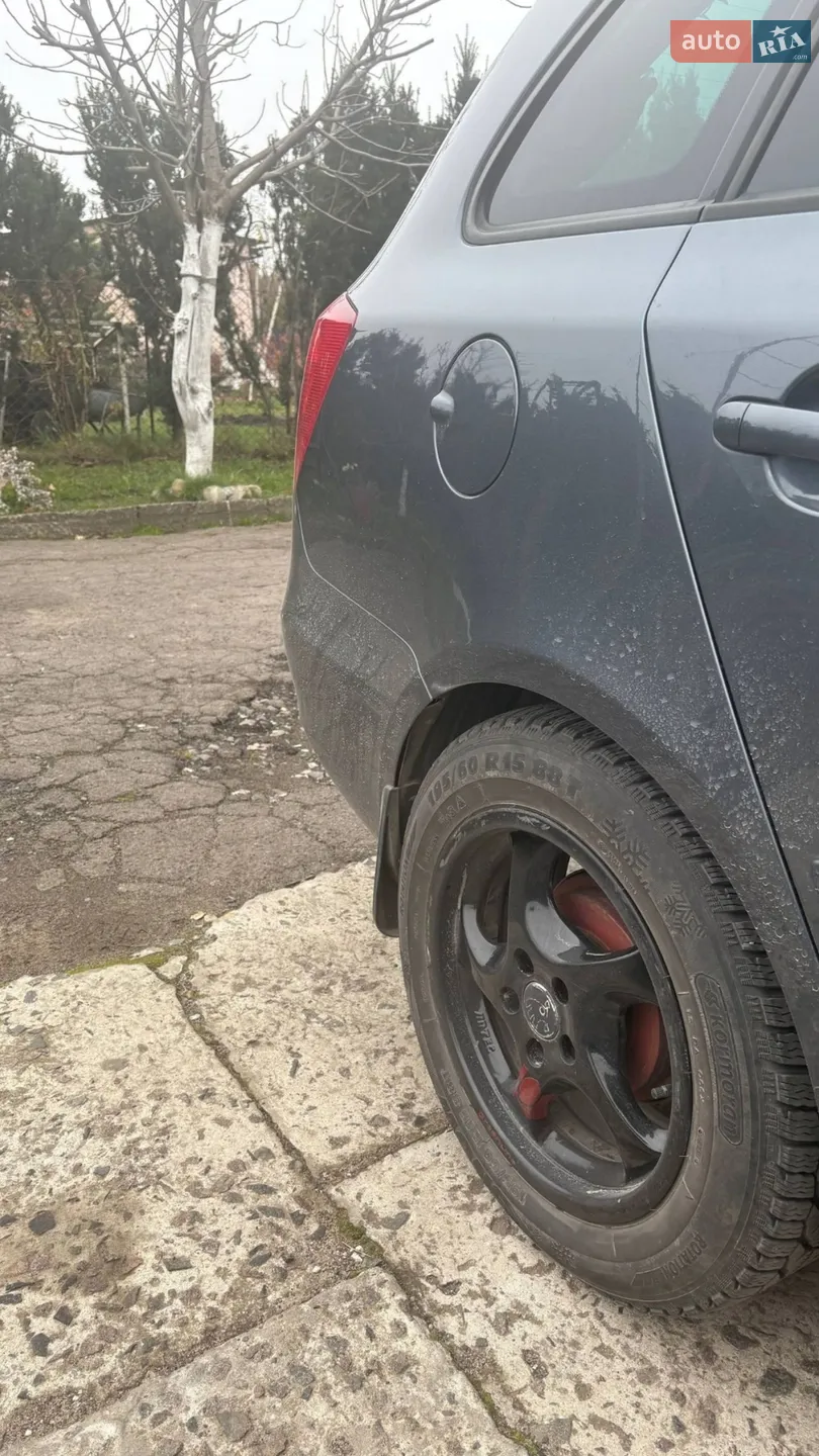 2010 Skoda Fabia - мініатюра 4