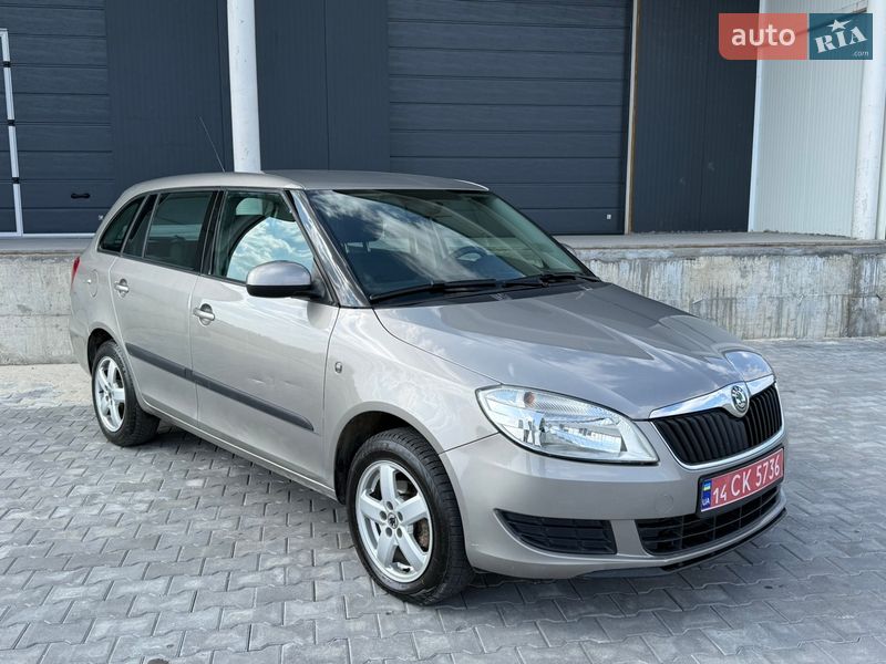 Універсал Skoda Fabia 2010 в Тернополі