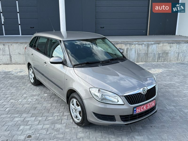 Універсал Skoda Fabia 2010 в Тернополі
