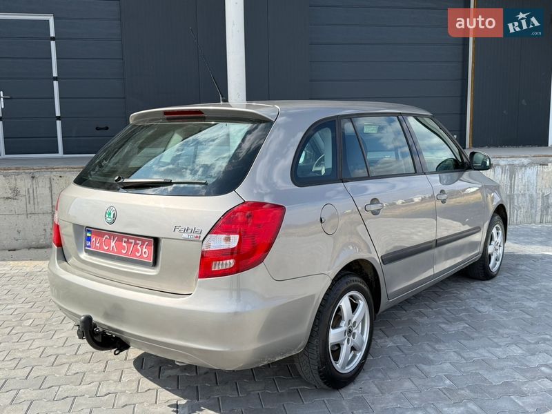Універсал Skoda Fabia 2010 в Тернополі