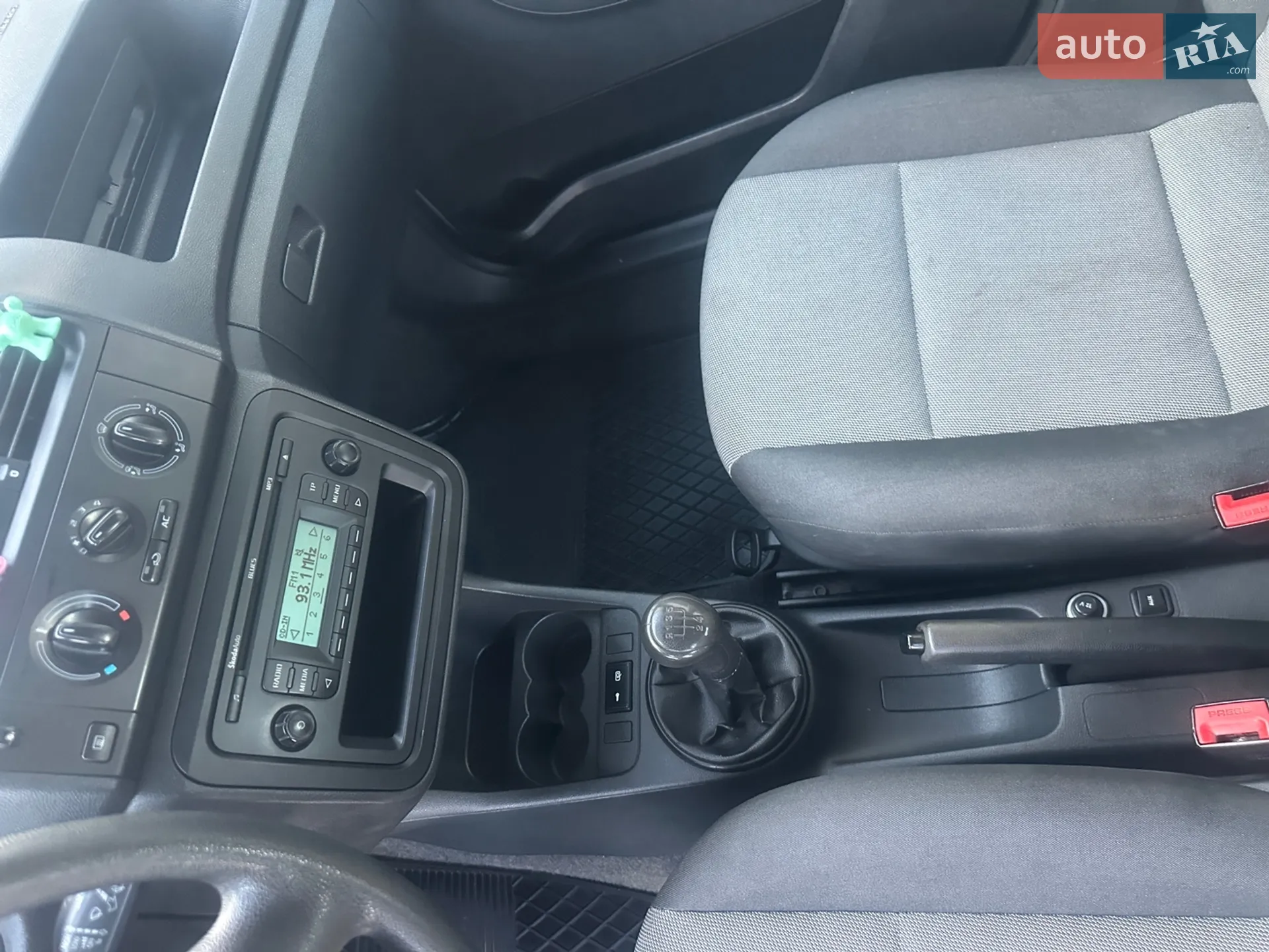 2011 Skoda Fabia - мініатюра 12