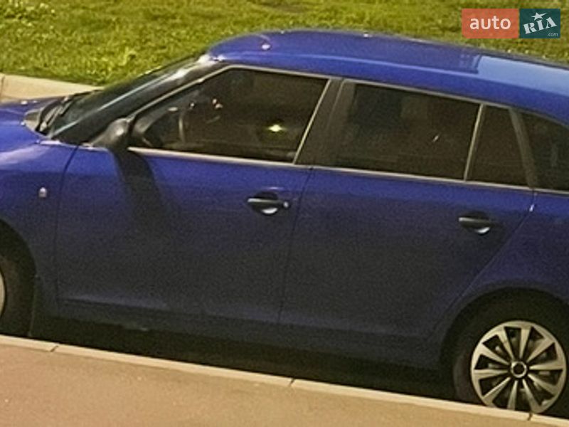 Універсал Skoda Fabia 2010 в Києві