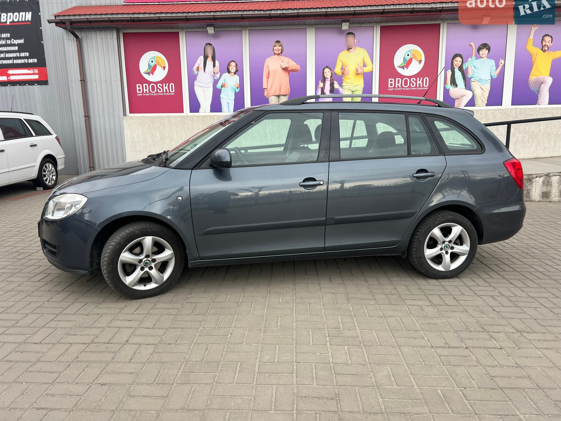 2010 Skoda Fabia - мініатюра 4