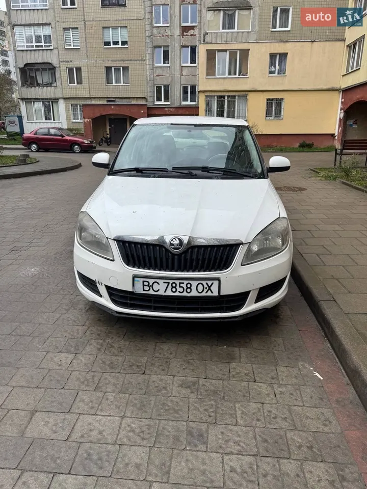 2011 Skoda Fabia - мініатюра 14