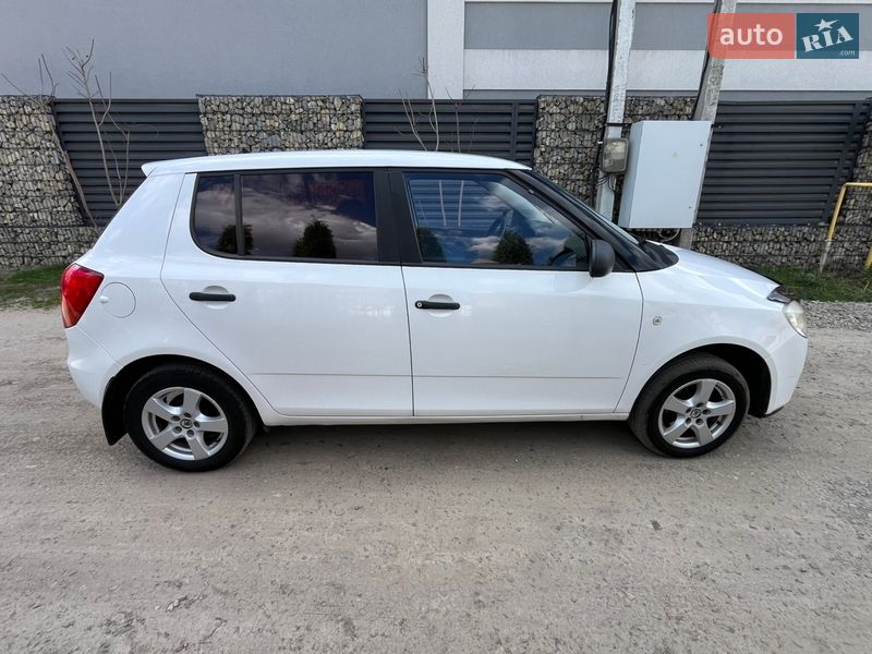 Хетчбек Skoda Fabia 2009 в Чернівцях