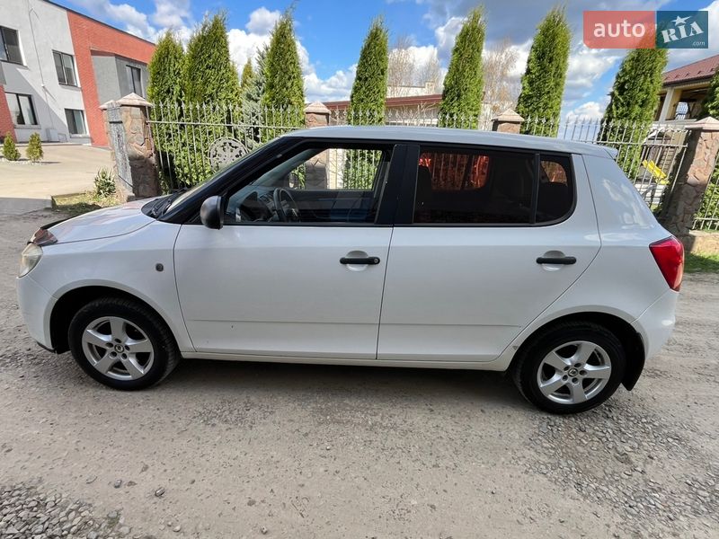 Хетчбек Skoda Fabia 2009 в Чернівцях