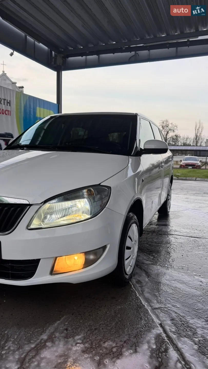 2012 Skoda Fabia - мініатюра 2