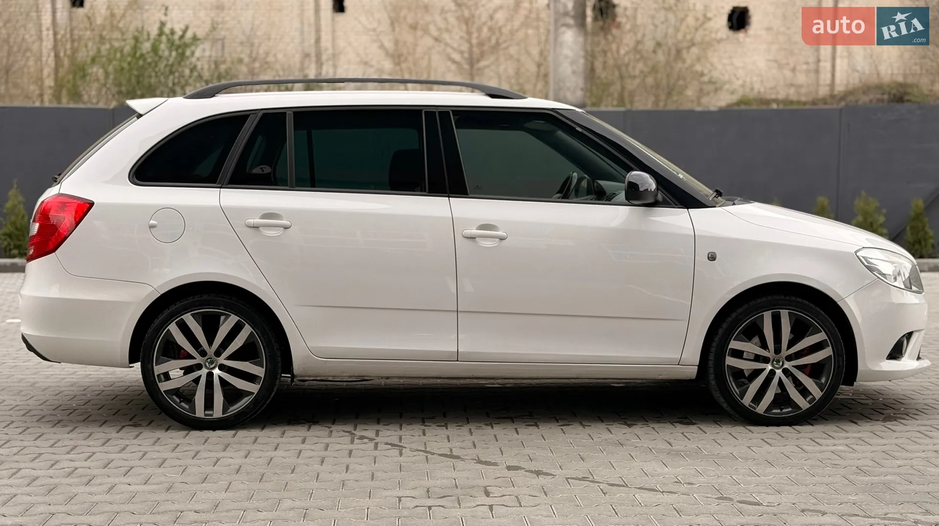 2011 Skoda Fabia - мініатюра 6