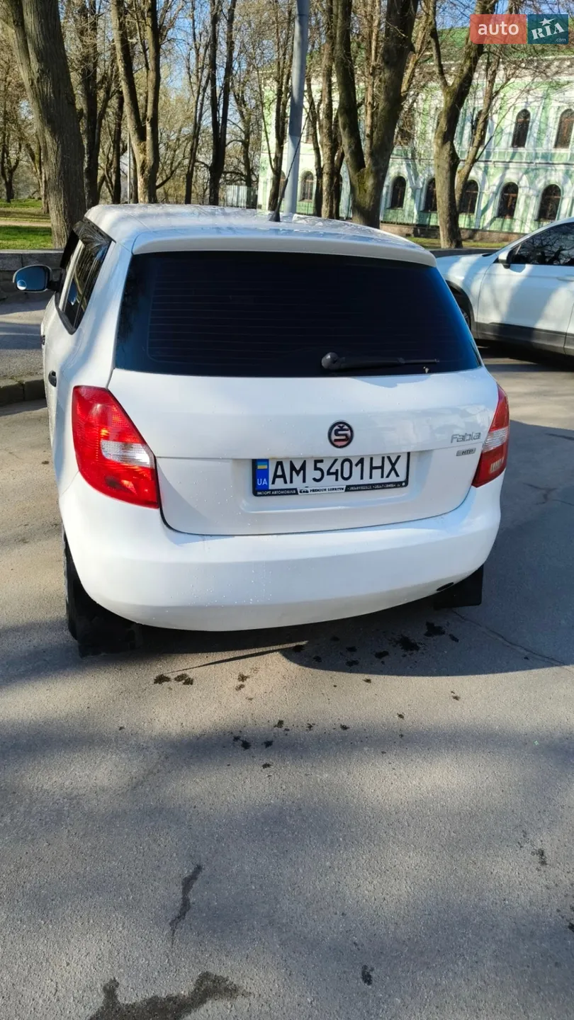 2011 Skoda Fabia - мініатюра 21