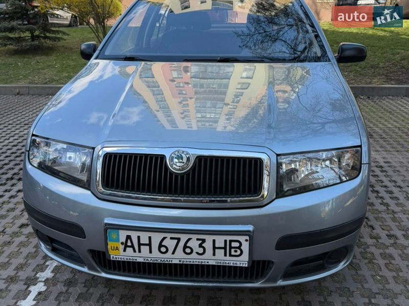 Седан Skoda Fabia 2004 в Києві