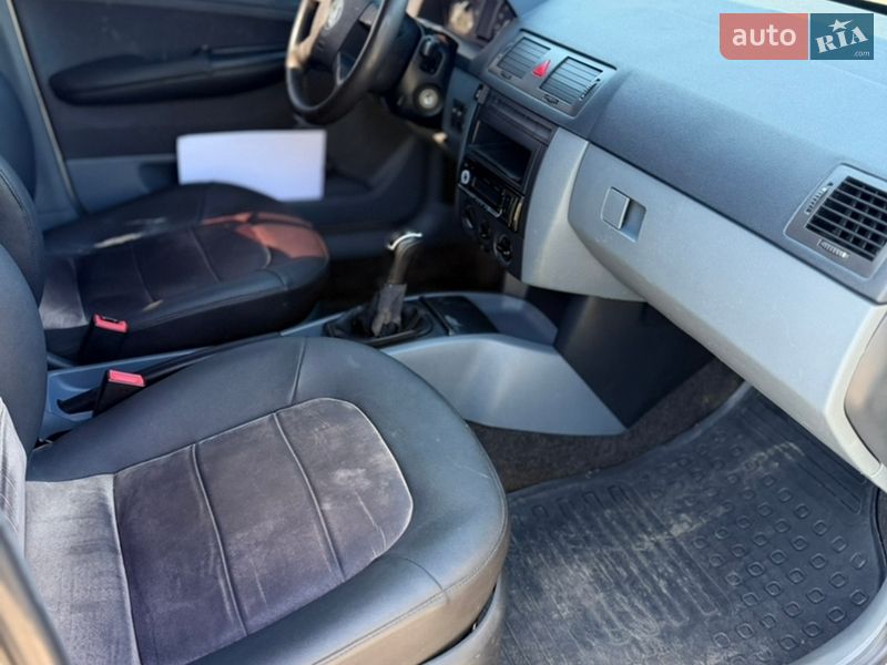 Седан Skoda Fabia 2003 в Бердичеві