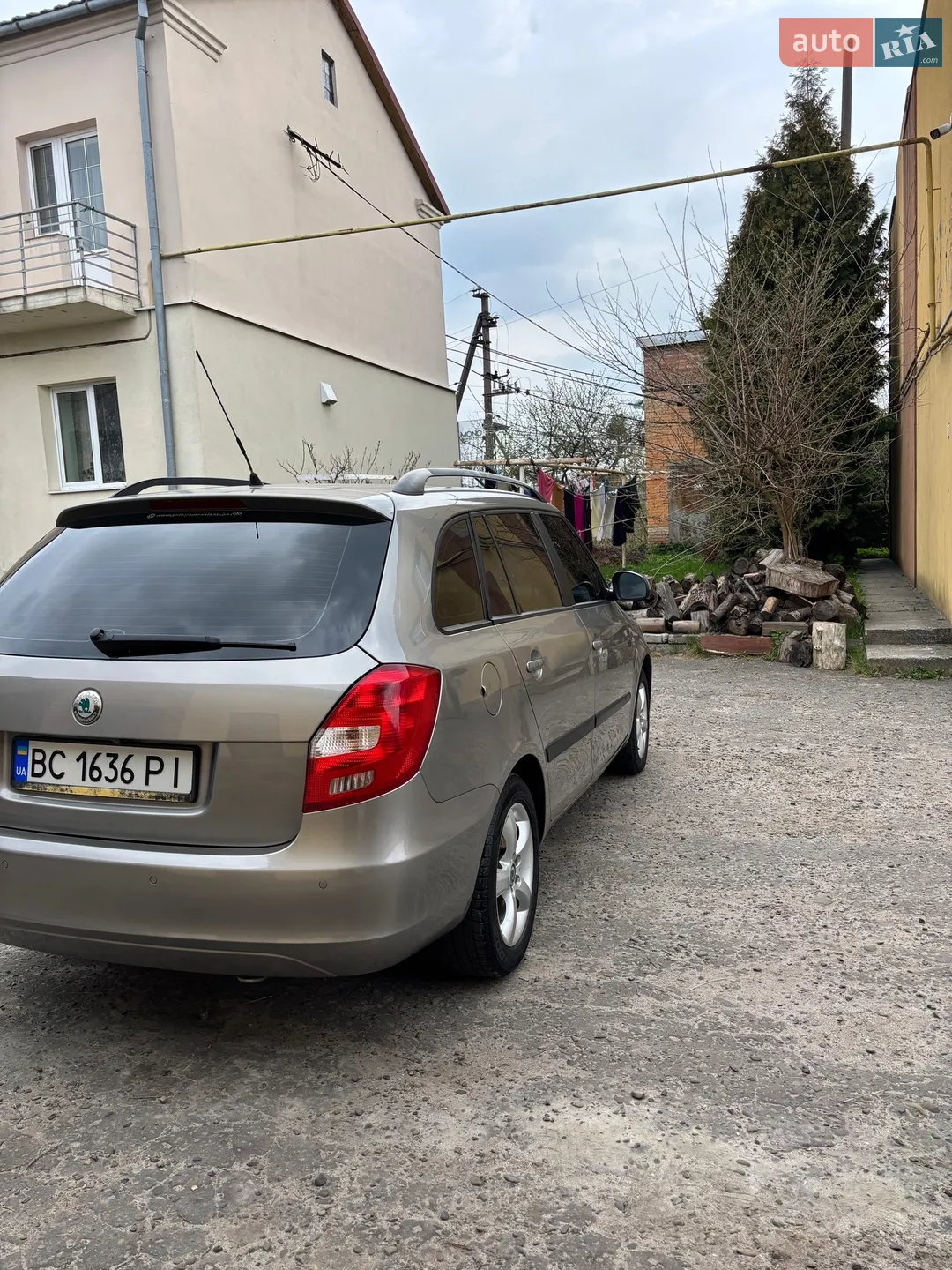 2010 Skoda Fabia - мініатюра 2
