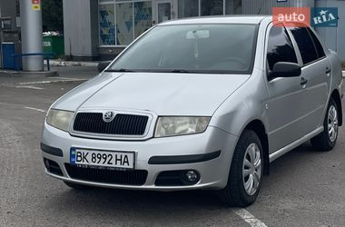 Седан Skoda Fabia 2004 в Сарнах