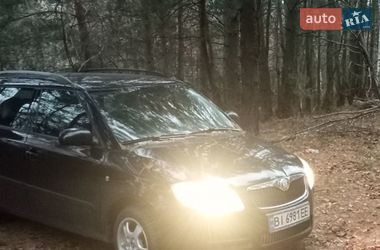 Універсал Skoda Fabia 2009 в Полтаві