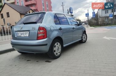 Хэтчбек Skoda Fabia 2003 в Городке