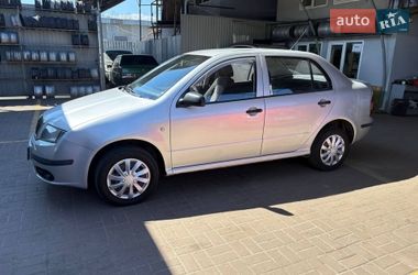 Седан Skoda Fabia 2005 в Киеве