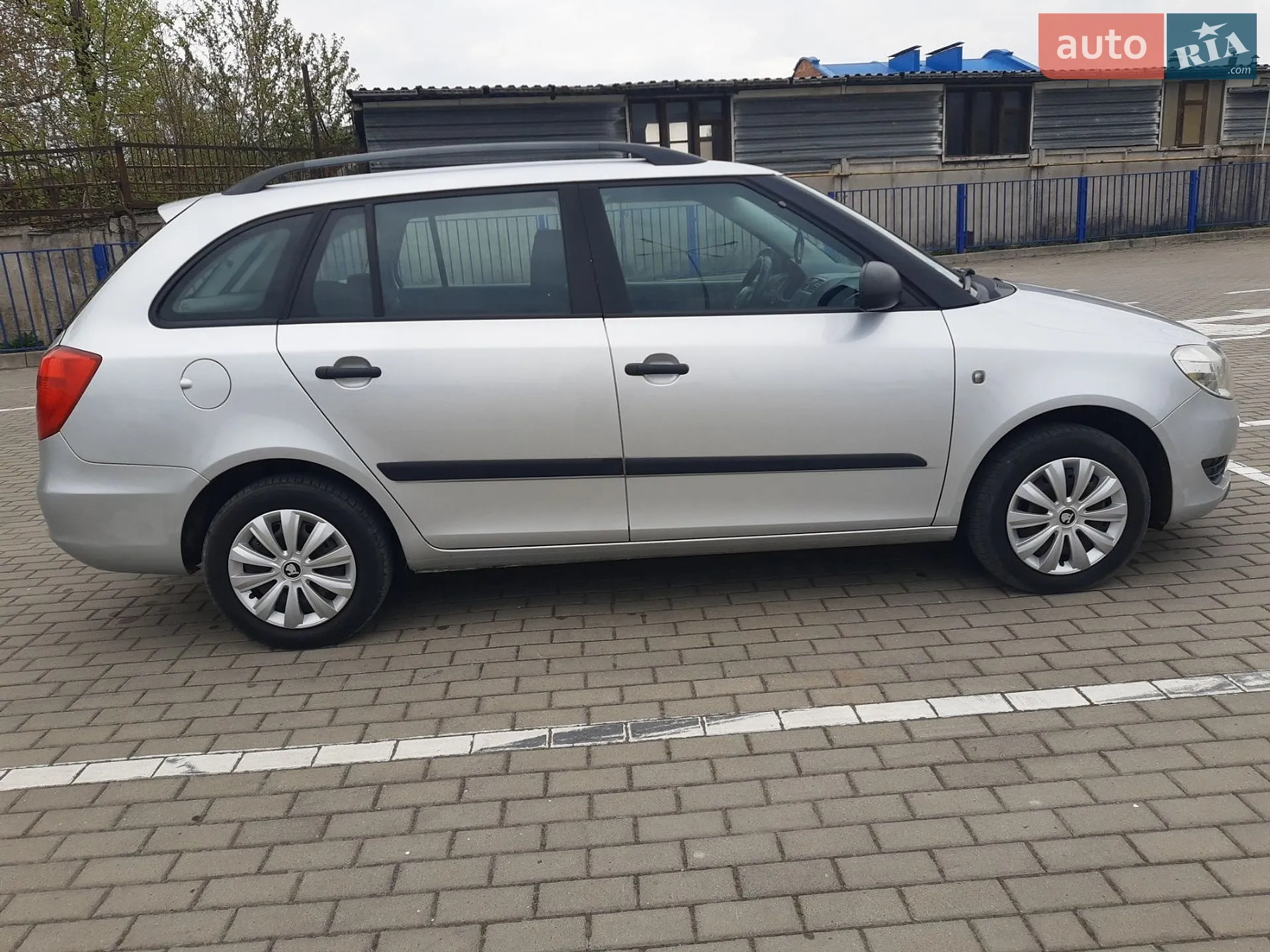 2011 Skoda Fabia - мініатюра 3