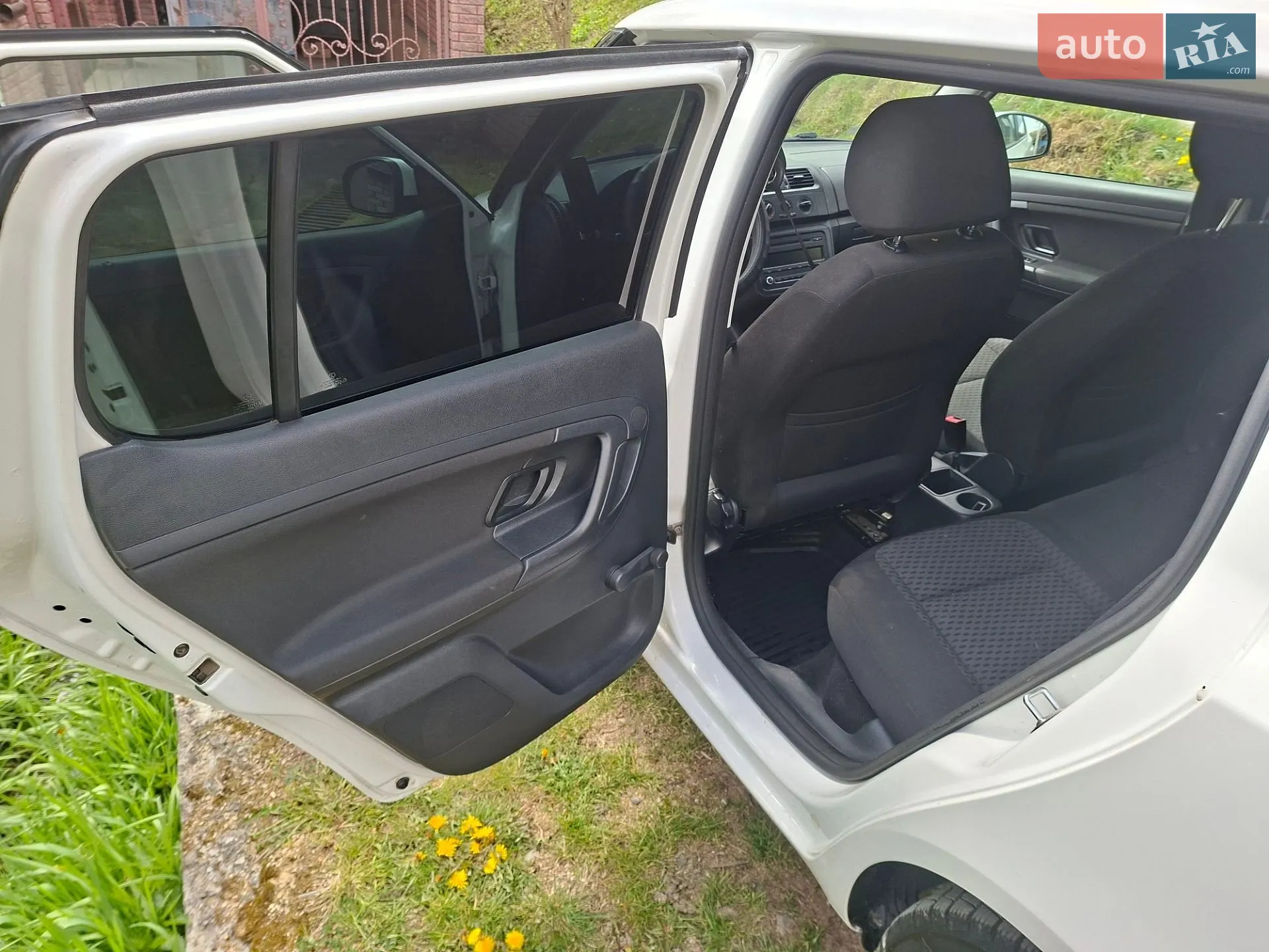 2014 Skoda Fabia - мініатюра 9