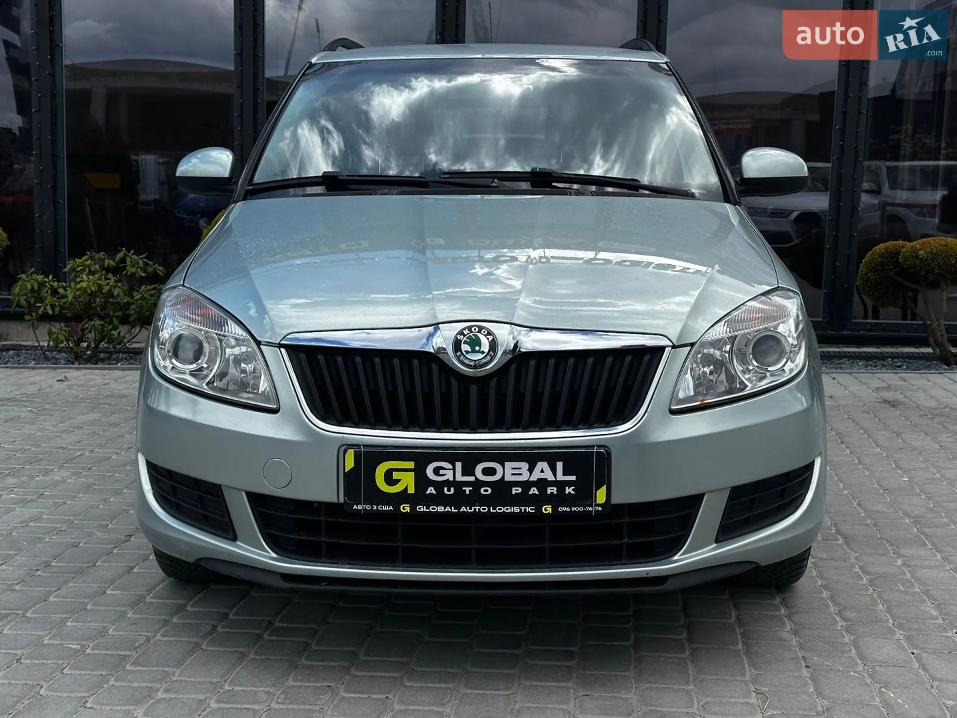 2010 Skoda Fabia - мініатюра 3