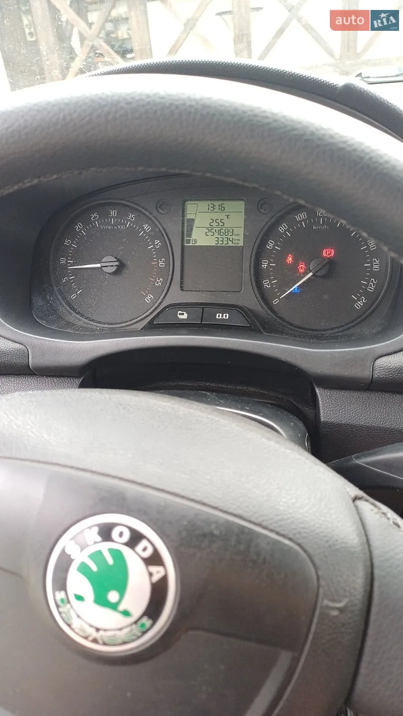 2011 Skoda Fabia - мініатюра 15