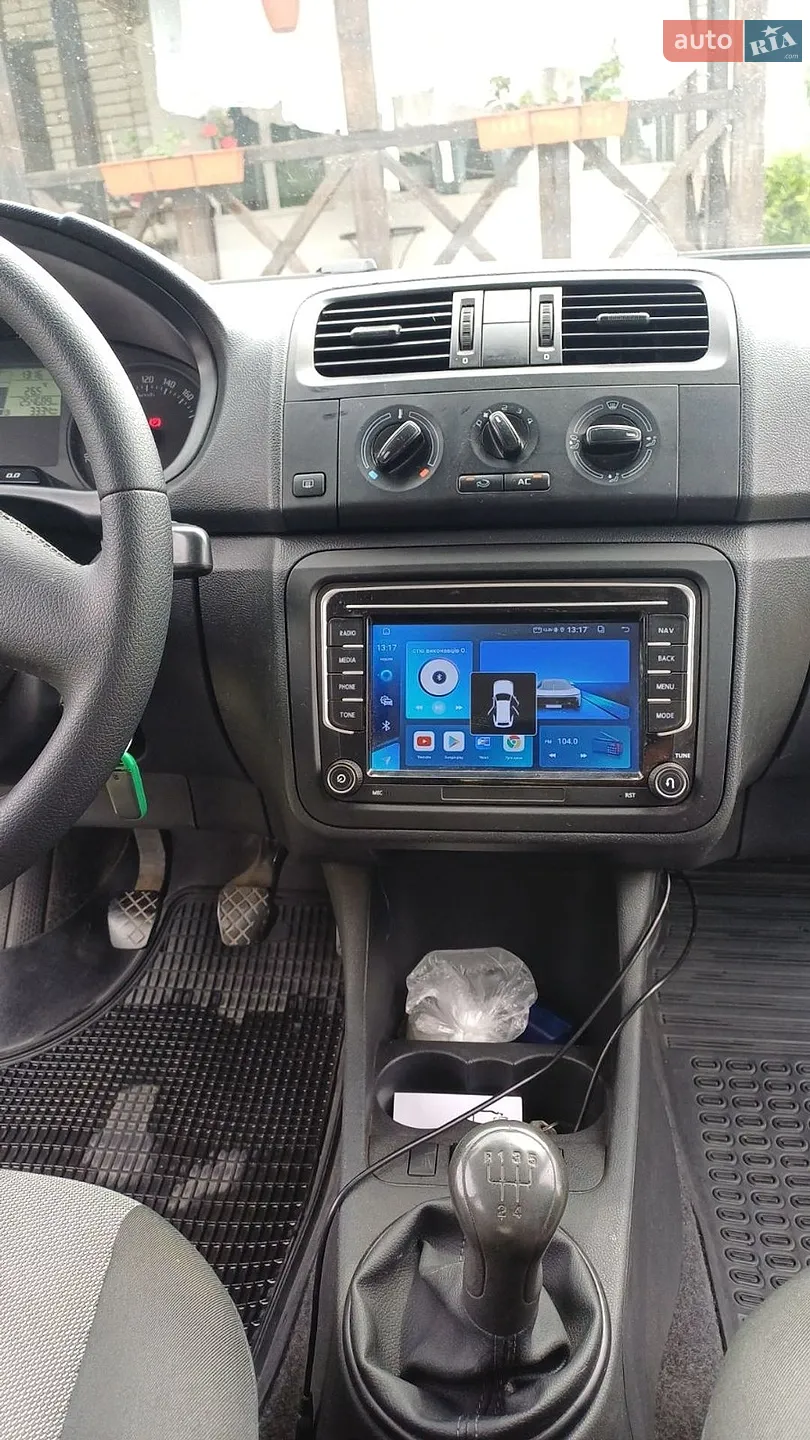 2011 Skoda Fabia - мініатюра 18