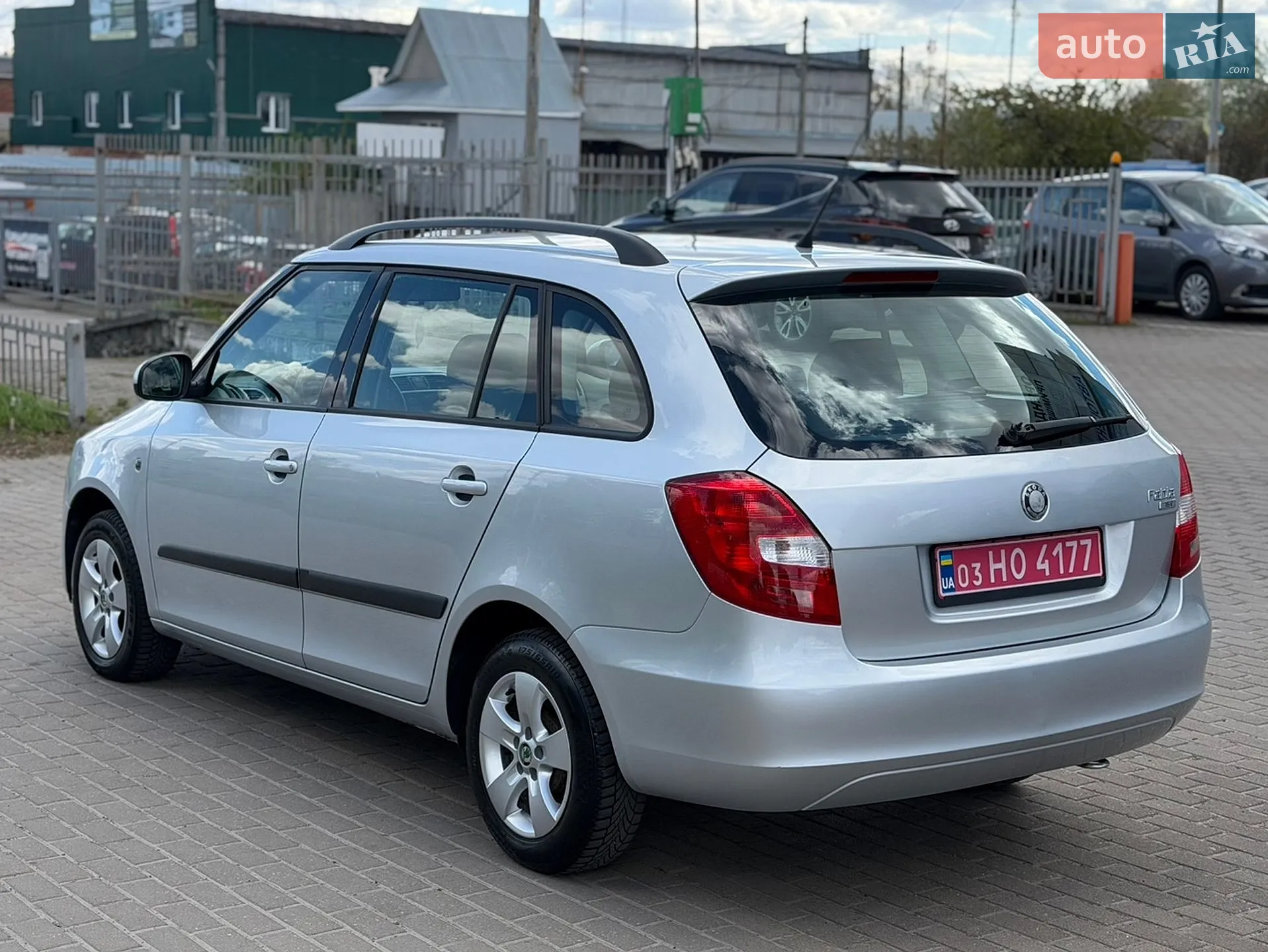 2010 Skoda Fabia - мініатюра 8