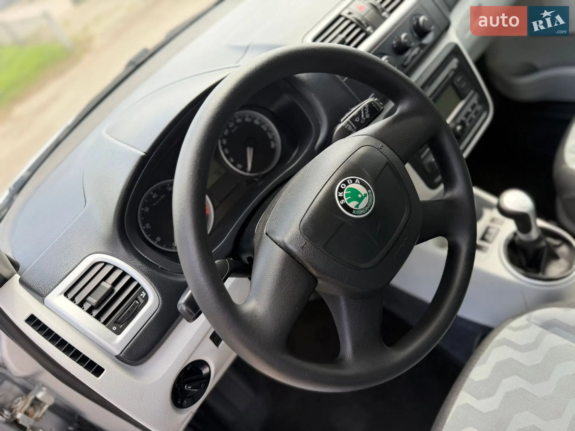 2010 Skoda Fabia - мініатюра 28