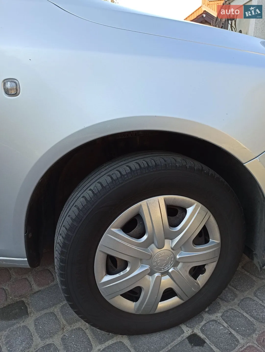2011 Skoda Fabia - мініатюра 3