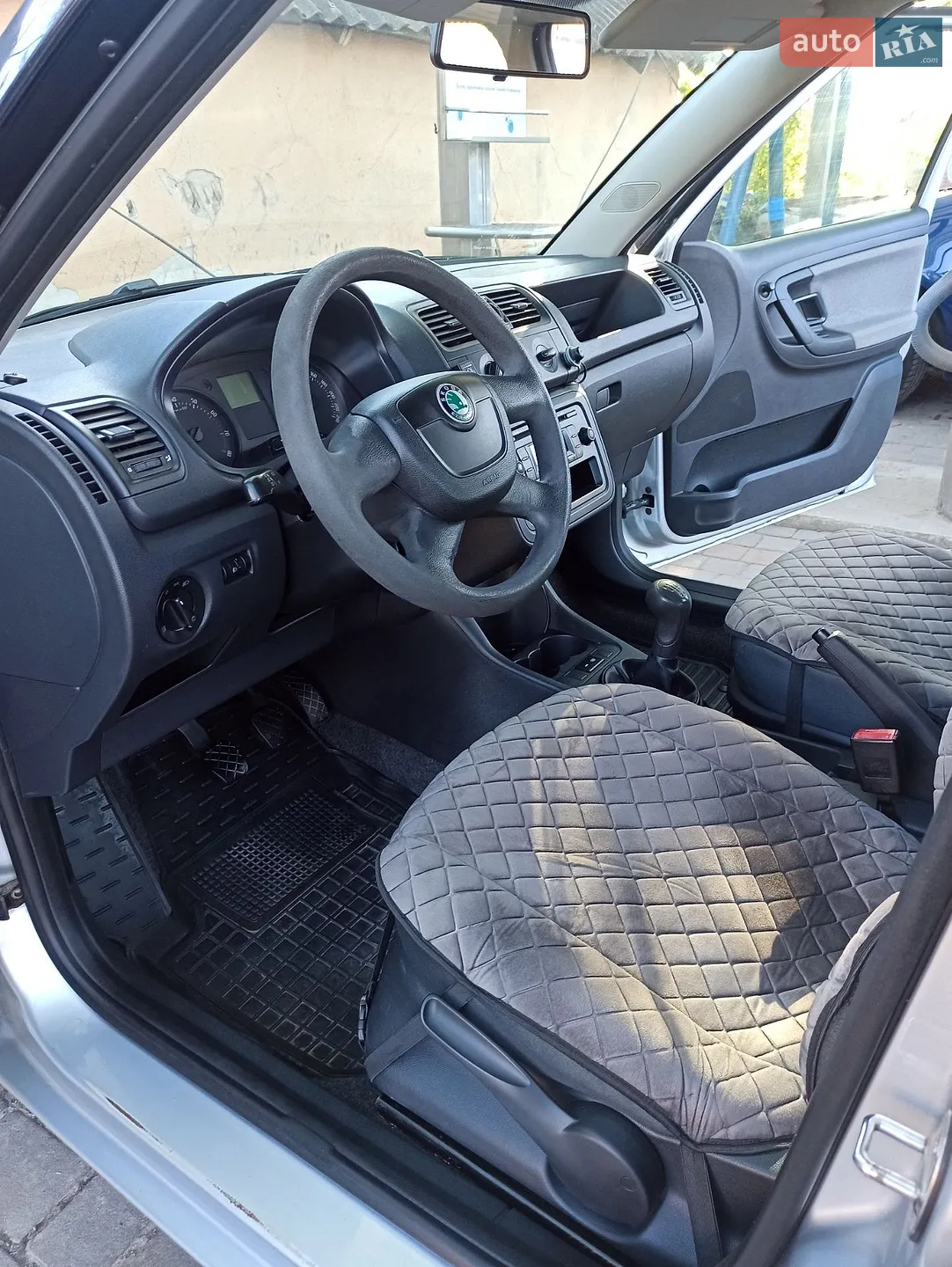 2011 Skoda Fabia - мініатюра 16